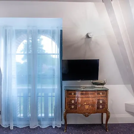 Les Jardins De Josephine - Le Manoir 3*