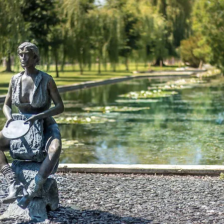 Les Jardins De Josephine - Le Manoir Hotel Evreux