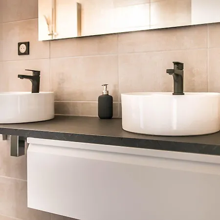 Hotel Les Jardins De Josephine - Le Manoir 3*