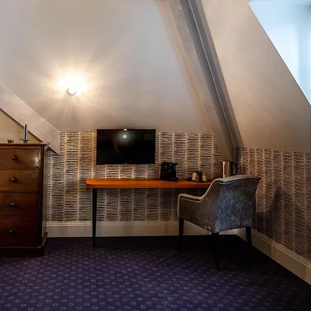 Hotel Les Jardins De Josephine - Le Manoir