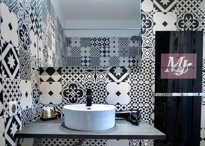 酒店 Les Jardins De Josephine - Le Manoir 埃夫勒